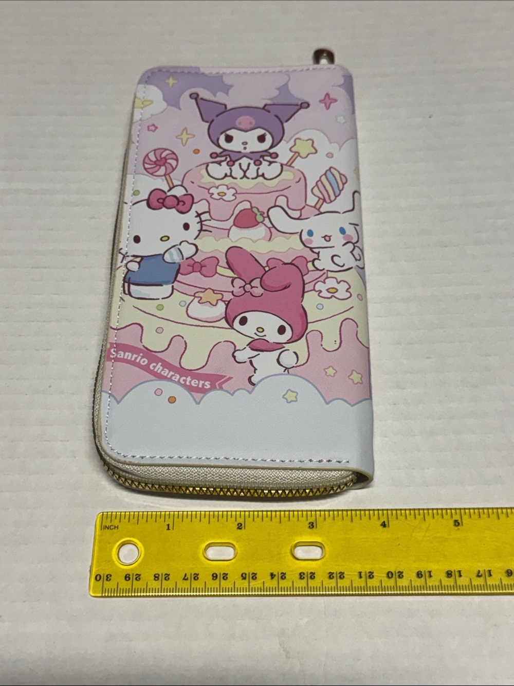 Sanrio Hello Kitty and Friends Kuromi My Melody Wallet Cake NWT - Picture 2 of 5